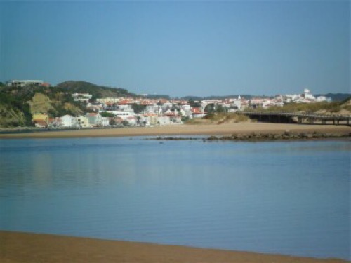 A Simple Life in Salir do Porto 